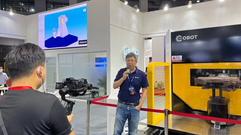 KOMAK全自動(dòng)鑄件專用打磨機(jī)器人成為國內(nèi)首臺(tái)自主知識(shí)產(chǎn)權(quán)專用設(shè)備。